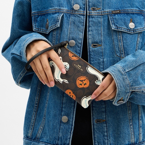 Corner Zip Wristlet In Signature Canvas With Halloween Print - Picture 2 of 6